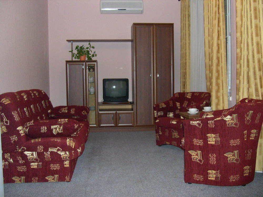 Bolshoy Ural Hotel Ekaterinburg Dış mekan fotoğraf
